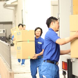 やさか引越センター（埼玉営業所、東京営業所）